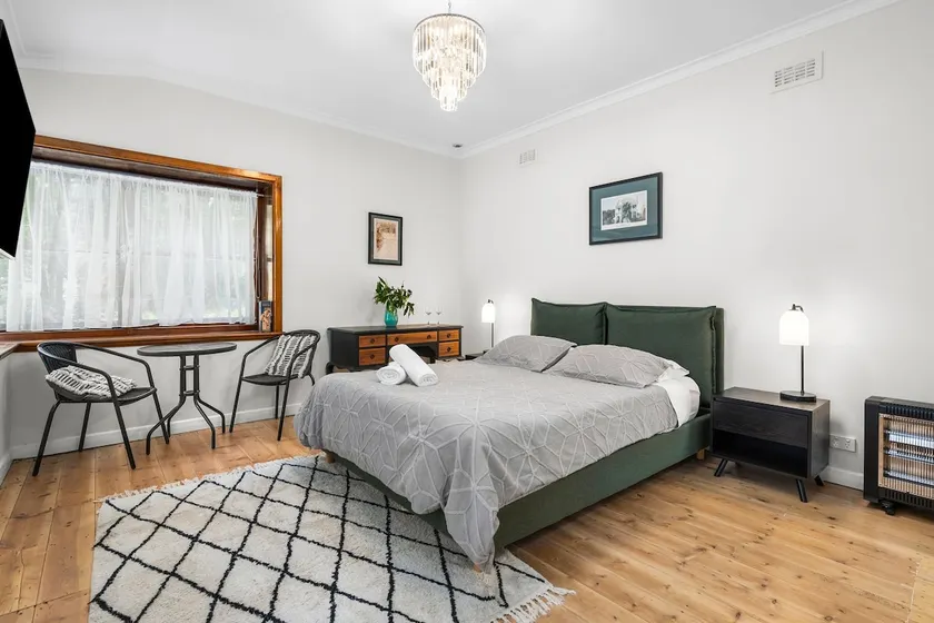 The Vault, perfect retreat for 2 - Image 1