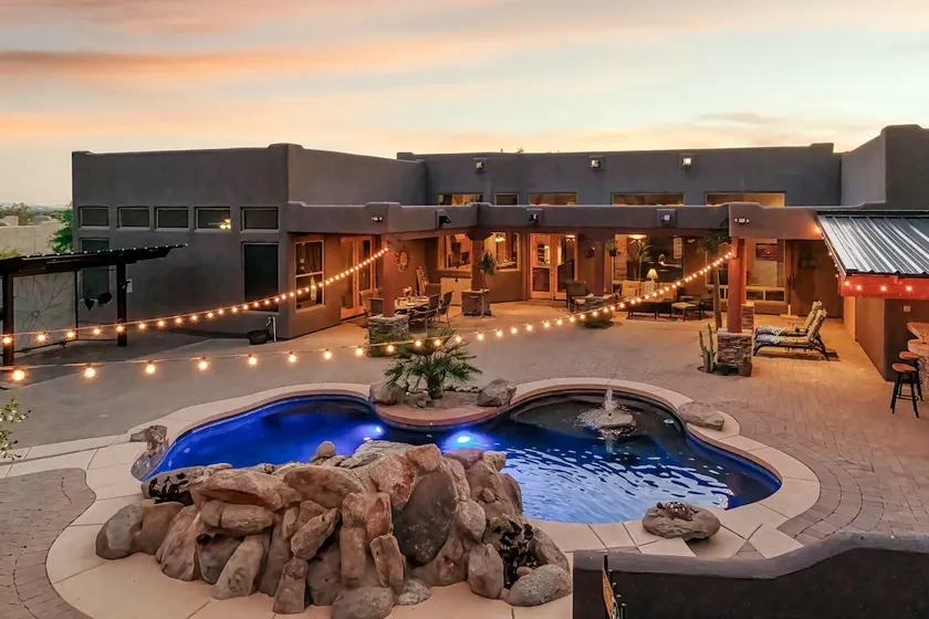 Luxury Desert Escape ~Mountain Views ~Private Pool ~King Beds - Image 1