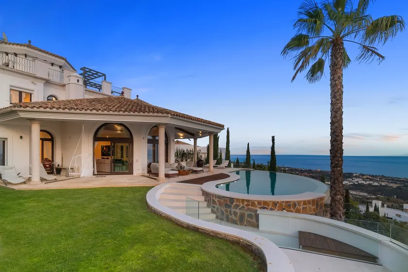 Luxury Marbella Spa Resort Seaview - Image 1