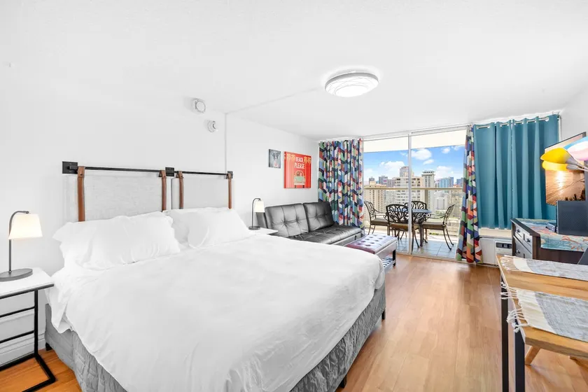 *29th Flr Cozy Studio in the Heart of Waikiki - Image 1