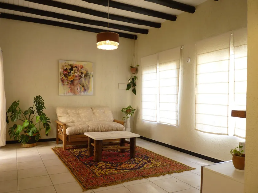 Cozy house, great location - Image 1