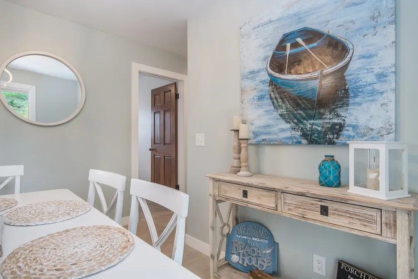 Sleeps 13, 2 Living Rooms, 1.5 Miles to Lake MI! - Image 1