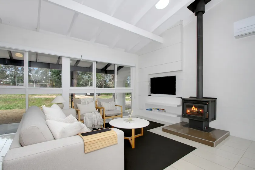 Sun filled Renovated Modern *FIRE* Backyard - Image 1