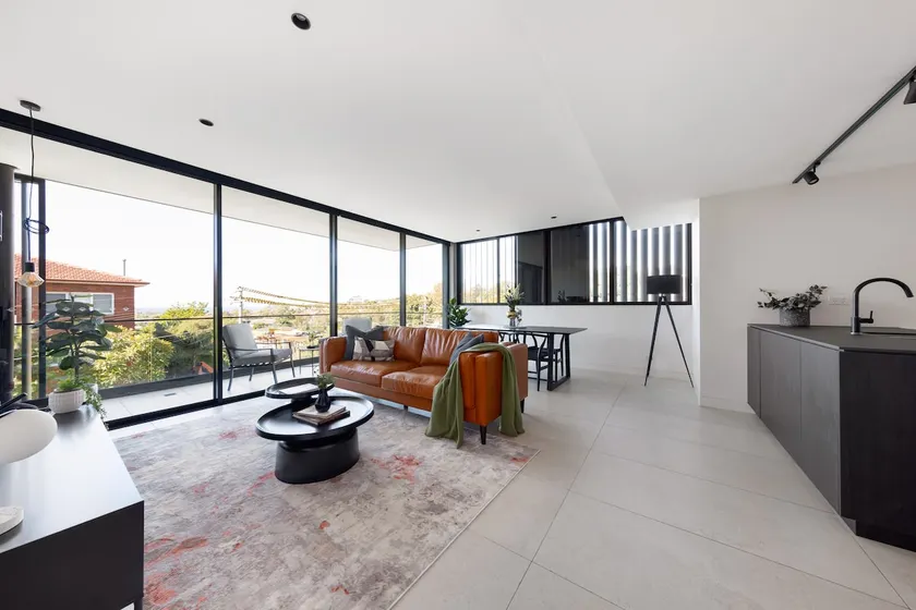 Beautiful One Bedroom in Randwick - Image 1