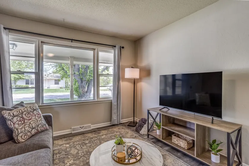 Andover Abode - sleeps 6 - Image 1