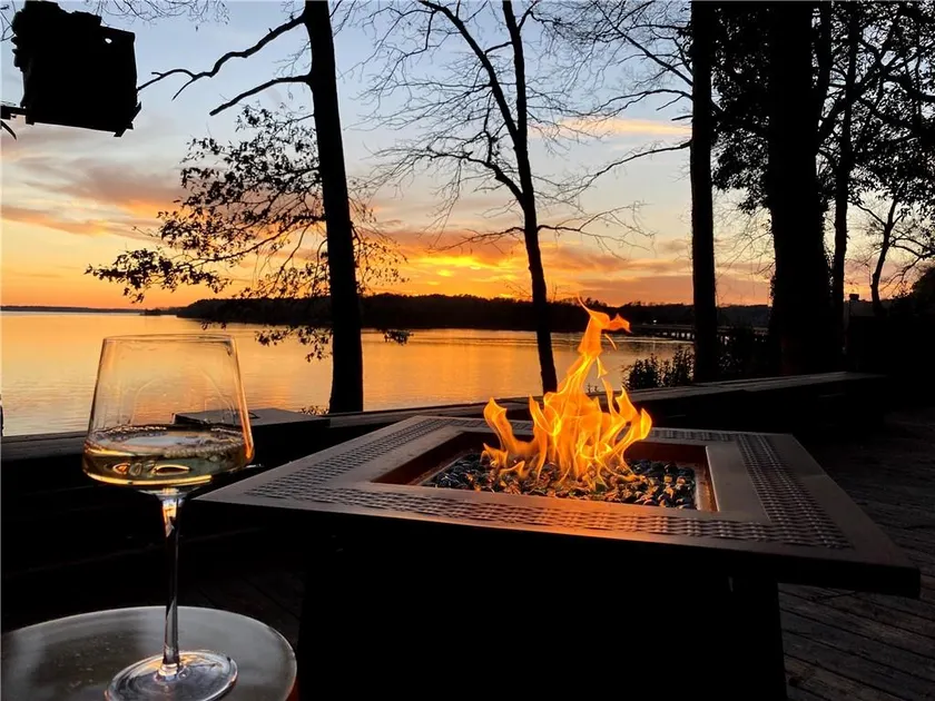 Lakeview Oasis on Lake Hartwell - Image 1