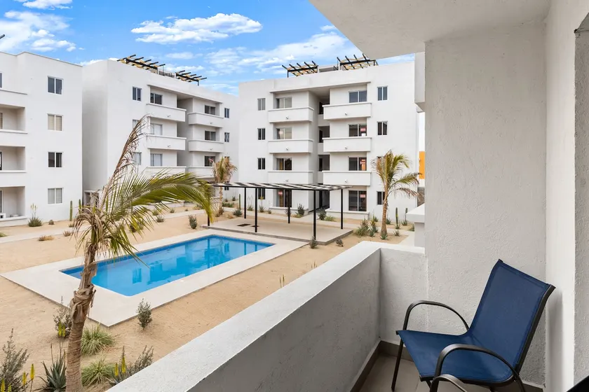 Convenient 1BR – Pool + Walk to the Beach! - Image 1