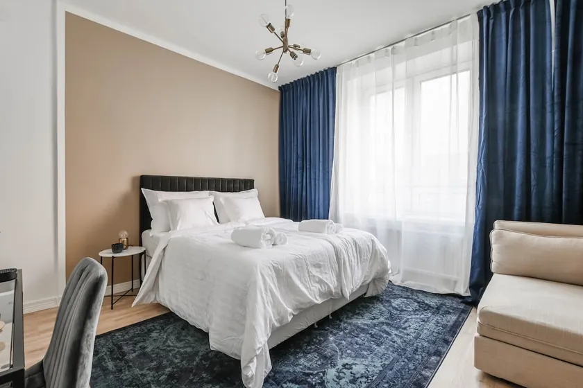 Elegant studio in the center - Image 1