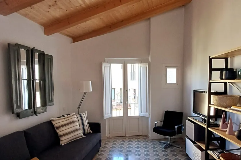 FeelhomeVic. Penthouse + terrace in historic downtown - Image 1