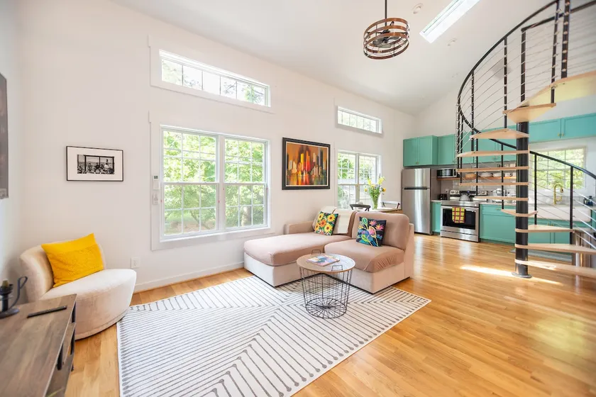 Duplex filled with natural light - Image 1