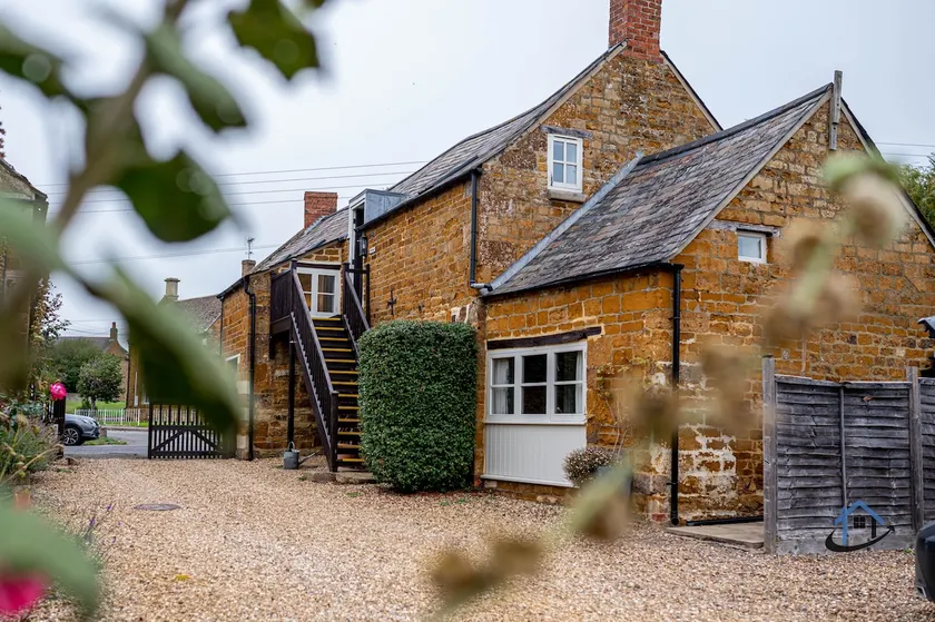 The Plough, 4 beds, sleeps 9, free parking - Image 1