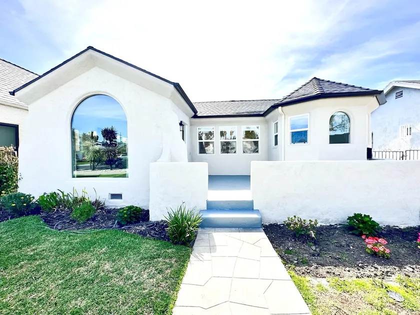 Stylish LA Home Getaway | Near DTLA, LAX & Beaches - Image 1