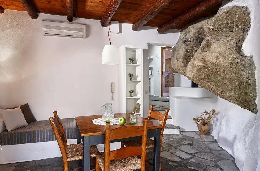 Rustic minimalist cottage B for 2-3,near the coast - Image 1