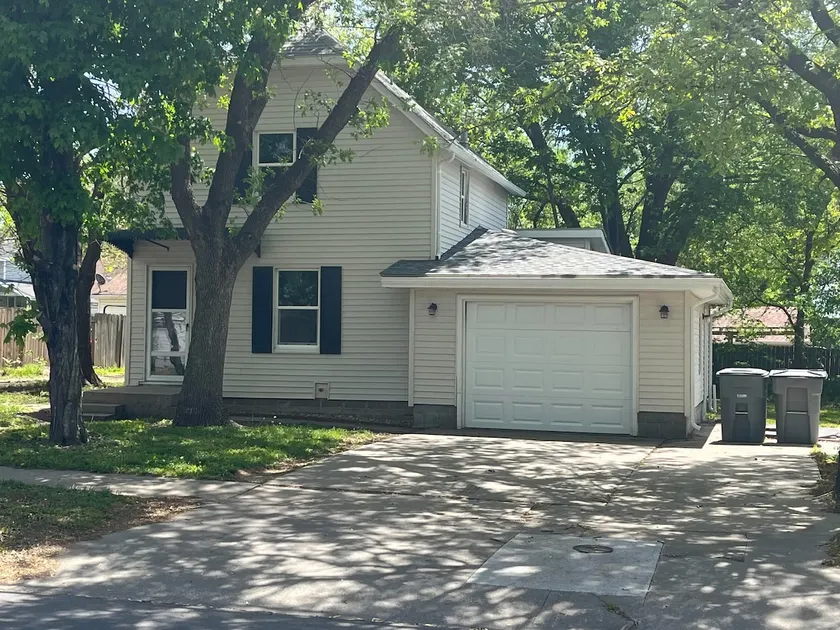 Chestnut House - Just Remodeled - New, New, New - Image 1