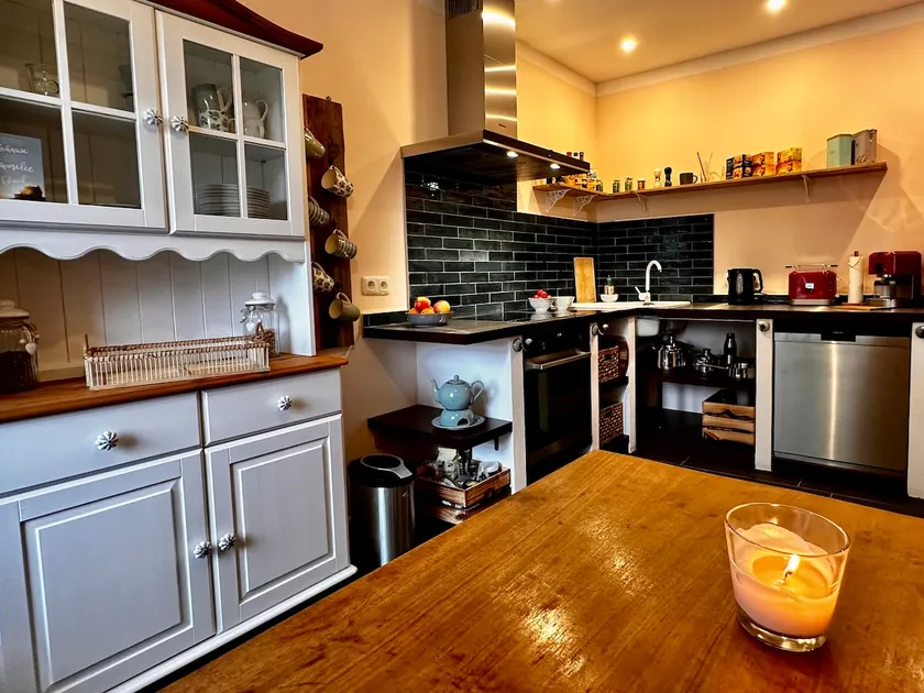 Romantic apartment with garden - Image 1
