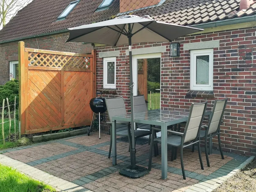 Vacation home Huus Een, fenced garden & terrace - Image 1
