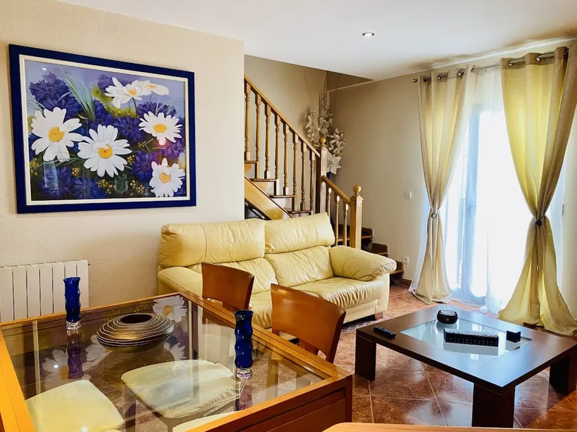 Semi-detached duplex with outdoor area - Image 1