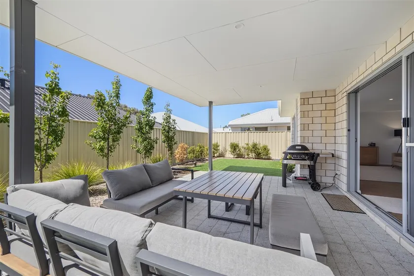 Solkis - Walk to Town, Next to Golf Course - Image 1