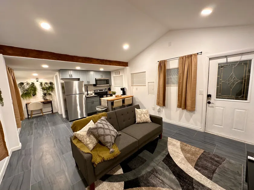 Cozy Miami Haven - Image 1