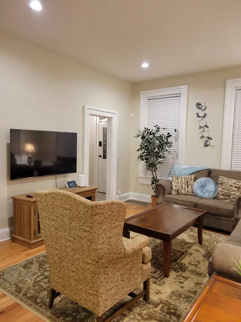 Scott St Historic Haven: 4 baths/6 min drive to ND - Image 1