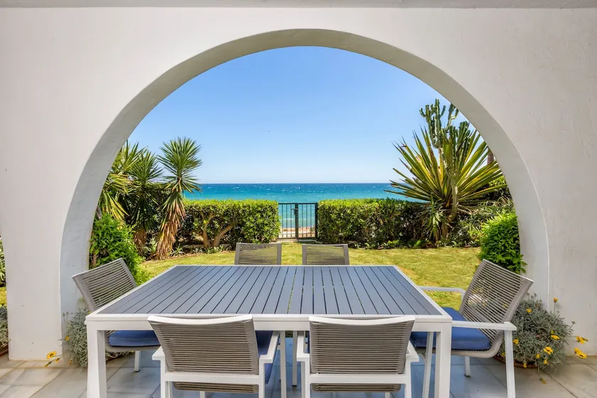Marbella Golden Mile Beachfront Holiday home - Image 1