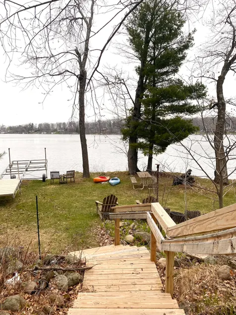Family Escape On The Lake! - Image 1