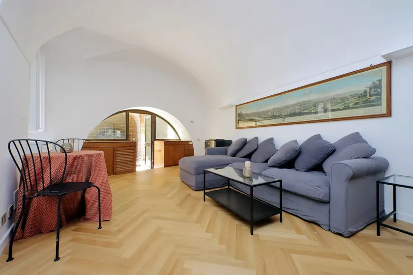 Pantheon apartment with private terrace - Image 1