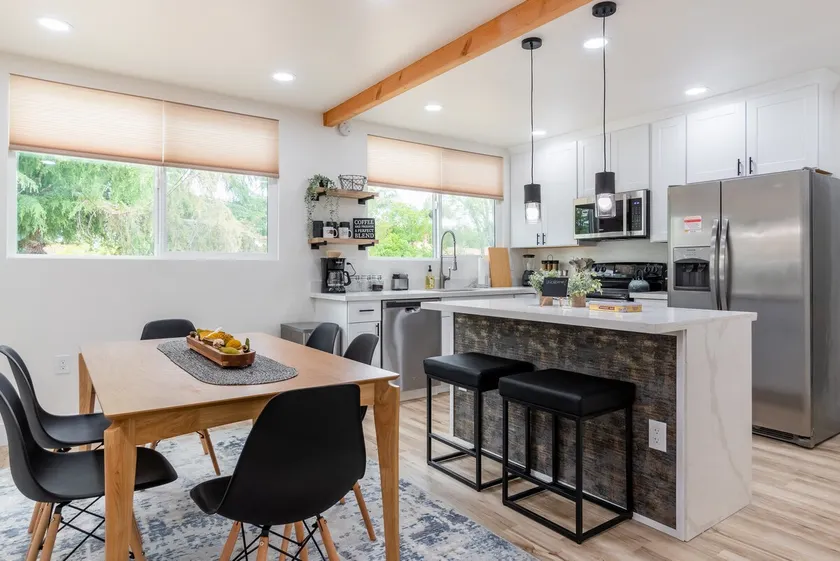 4BR Family Retreat | Perfect for Families & Groups - Image 1