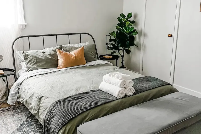 Entire 1-bedroom apartment for 3 - Image 1