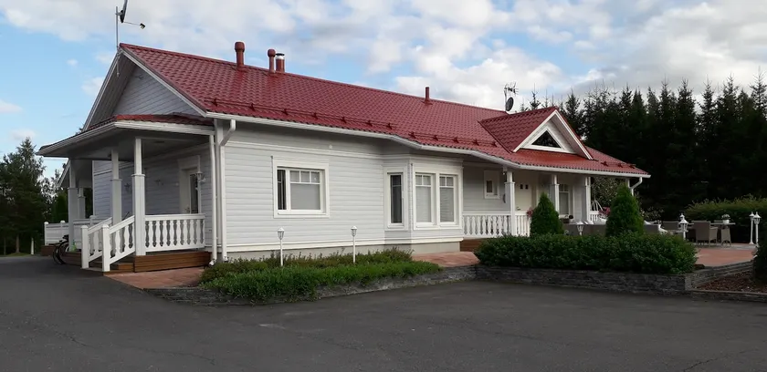 Detached house near Power Park - Image 1