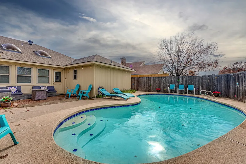 Ultimate 4BR Escape | Pool • Games • Ping Ping - Image 1