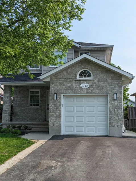 Adorable 4 bed,2.5 bath house. - Image 1