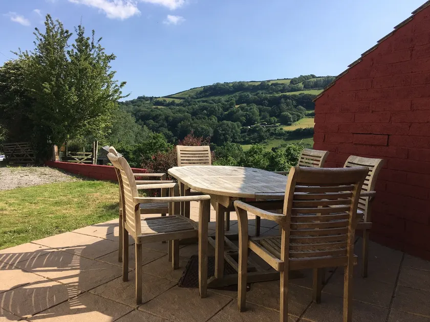 Holiday Cottage, stunning views close to the sea - Image 1