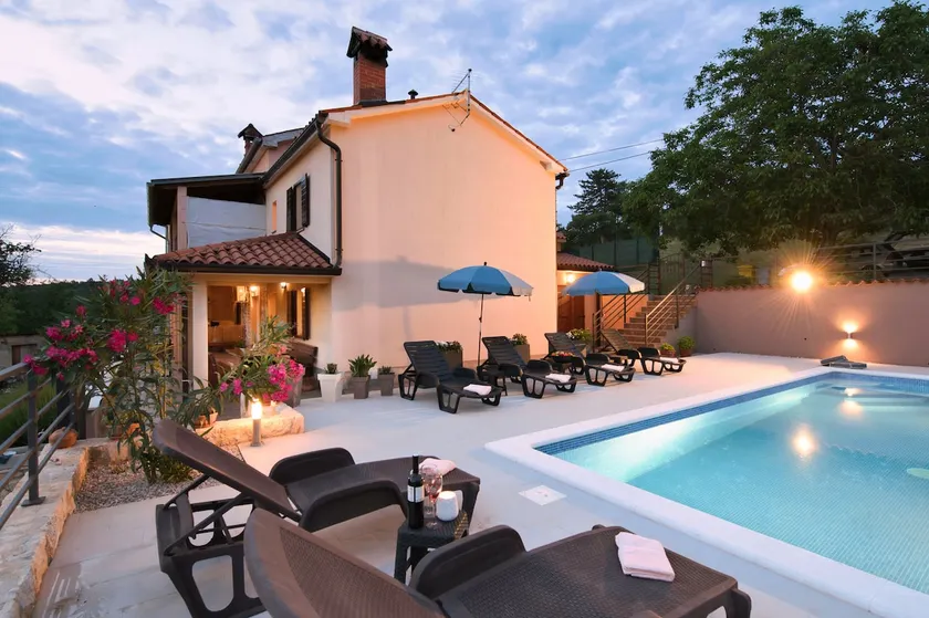 Romantisk villa med pool och fantastisk utsikt - Image 1