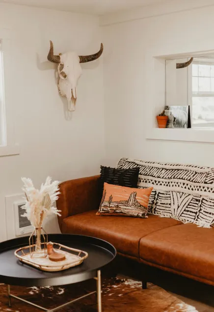 The Howdy House! - Image 1