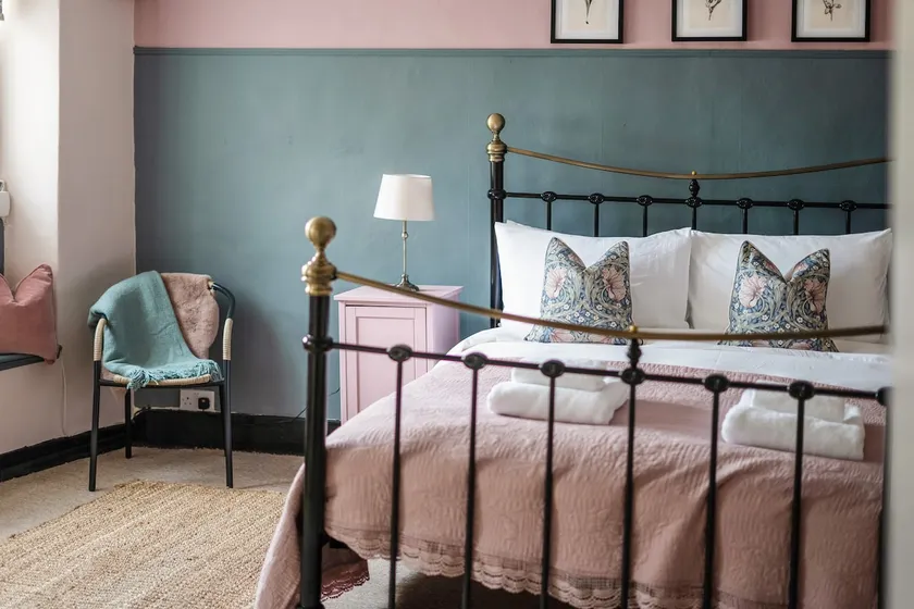 High Street | Sleeps 7 | Garden | Central Location - Image 1