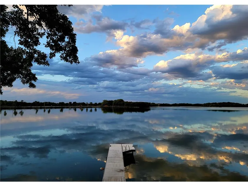 Over 200' of Lakeshore - Park Place on Foot Lake! - Image 1