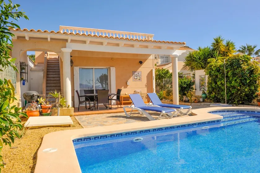Villa with Private Pool, Sea View and Comfort - Image 1