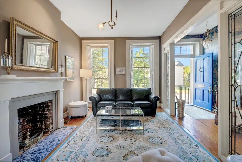 Cozy Stay - 4BR in Petersburg - Image 1