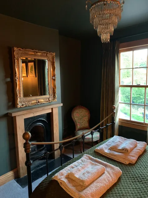 No 23. Cosy riverside Georgian cottage. - Image 1