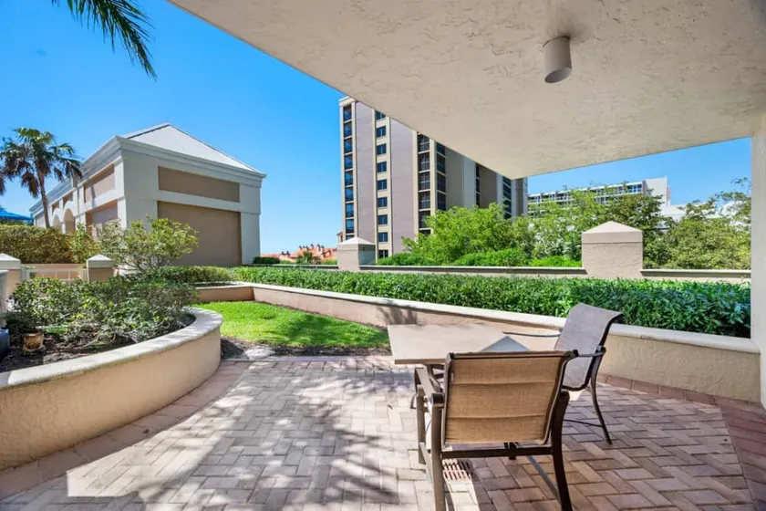 One Bedroom Private Patio - Image 1