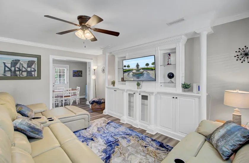 Cozy 3-bd Home Near Everything! - Image 1