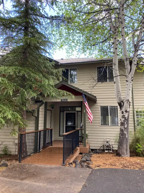 Running Y Townhouse w/ A View - 3 bedroom 2.5 bath - Image 1