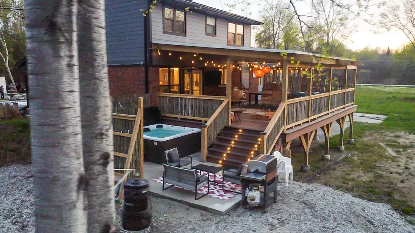 Sunsets on the Deck - KING BED - Image 1