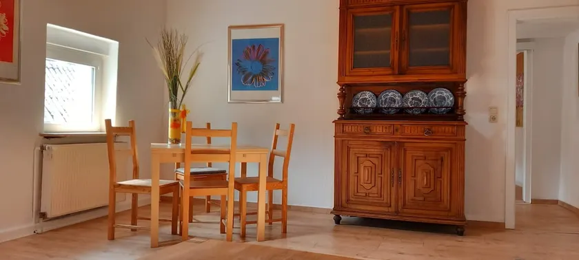 Quiet one family house, with private parking space - Image 1