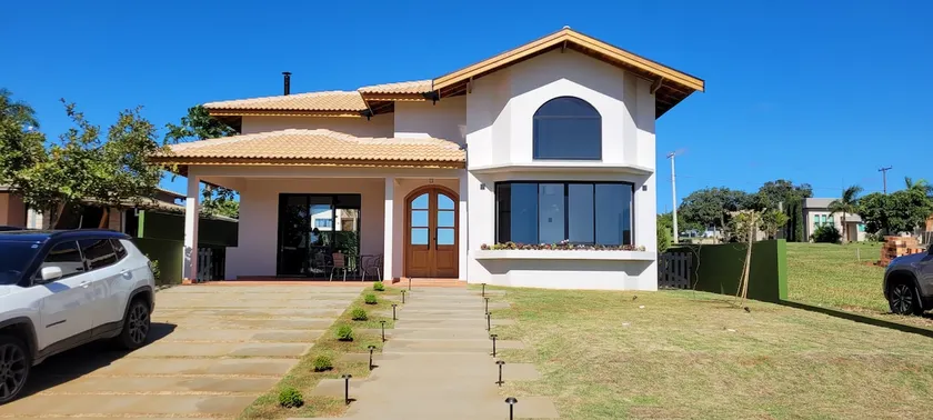 Beautiful House on the Dam - Image 1