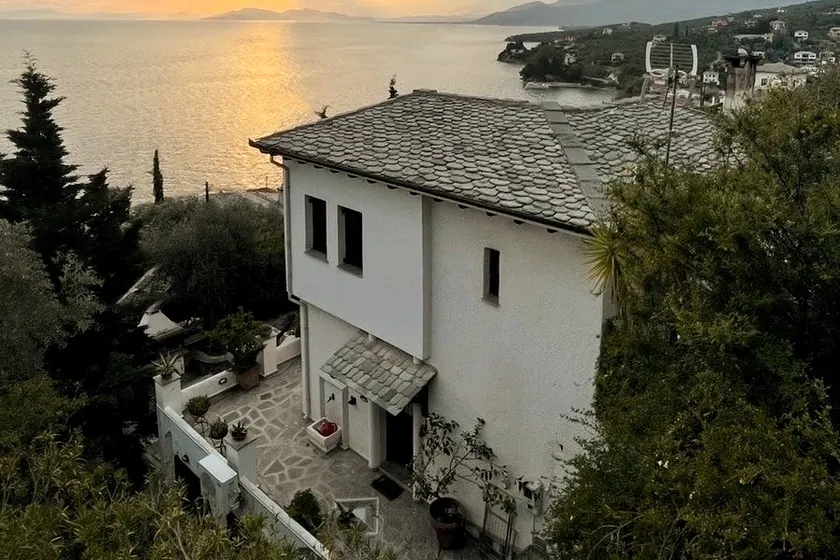 Iris Sea View Villa - Image 1