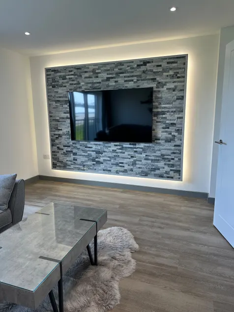 Modern Estuary View Town House - Image 1