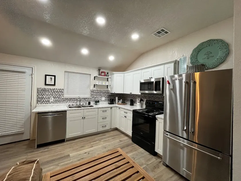 1 mile to Lake Texoma•Clean•relaxing home - Image 1