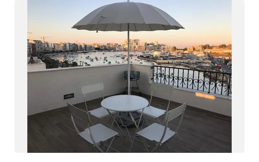 Stunning Seafront Duplex Penthouse - Image 1